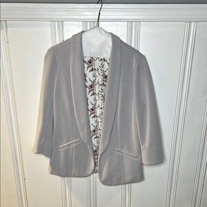 Elegant Gray Women's Blazer